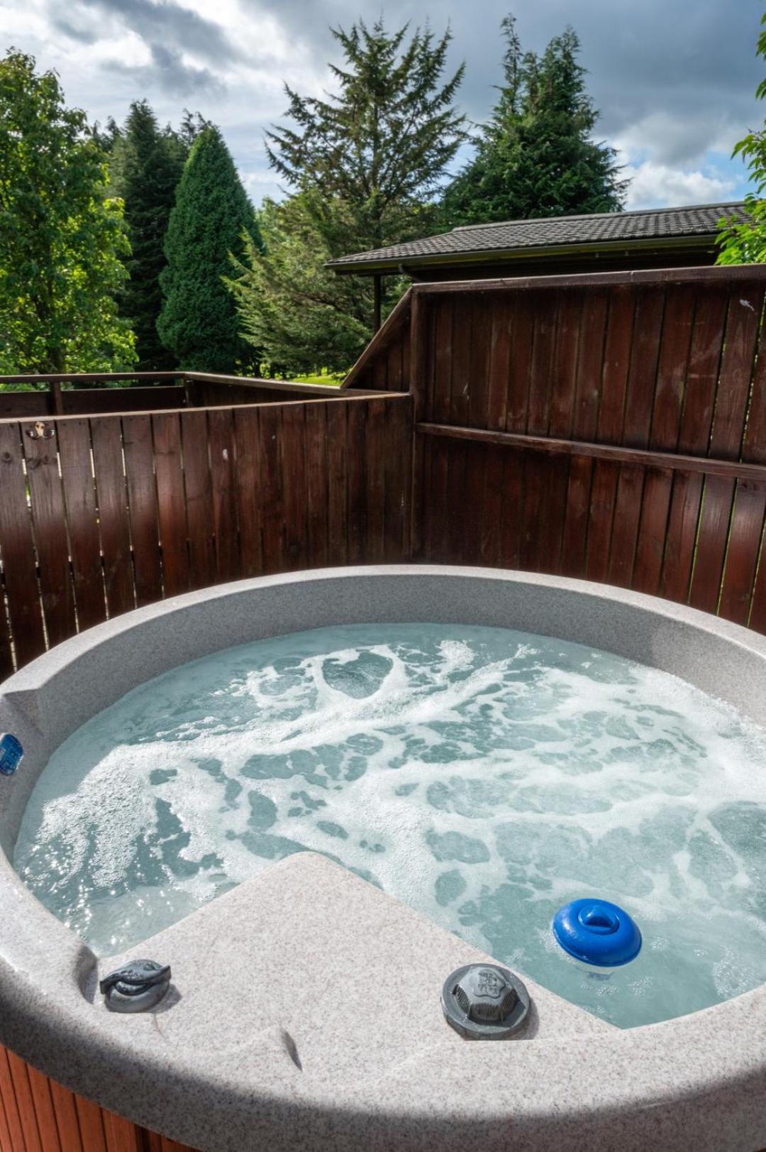 Bluebell Lodge 4 With Hot Tub Newton Stewart Exterior foto